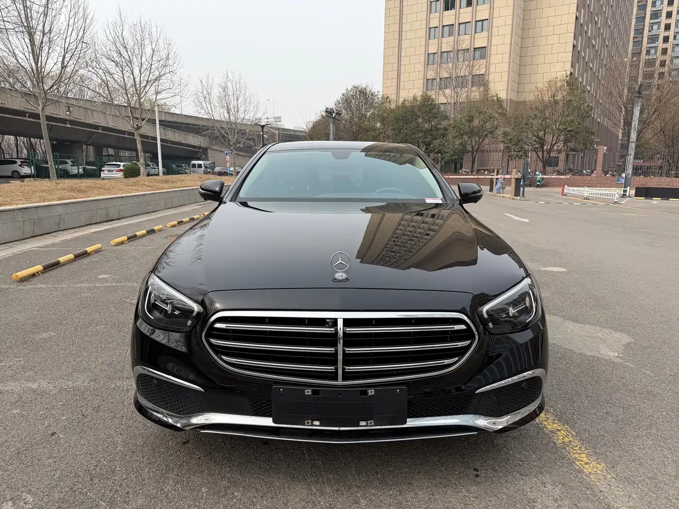 Mercedes-Benz E-Class New Energy 2023 E 350 e L Plug-in Hybrid Sedan фото 2