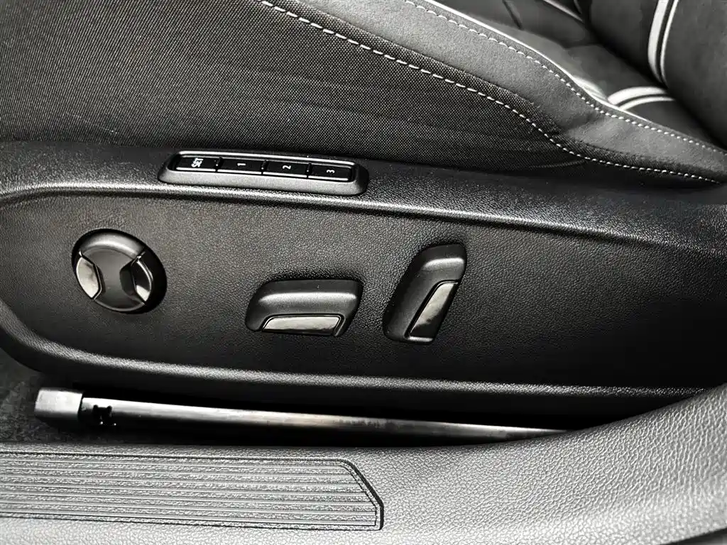 Volkswagen Golf 2021 280TSI DSG R-Line фото 18