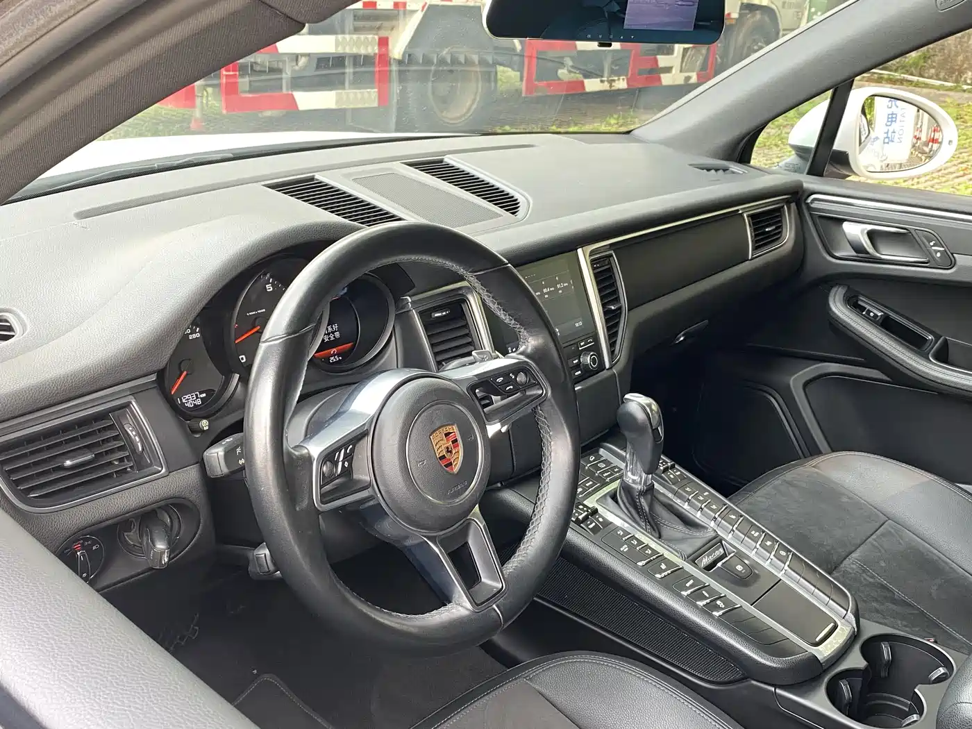 Porsche Macan 2017 Macan 2.0T фото 12