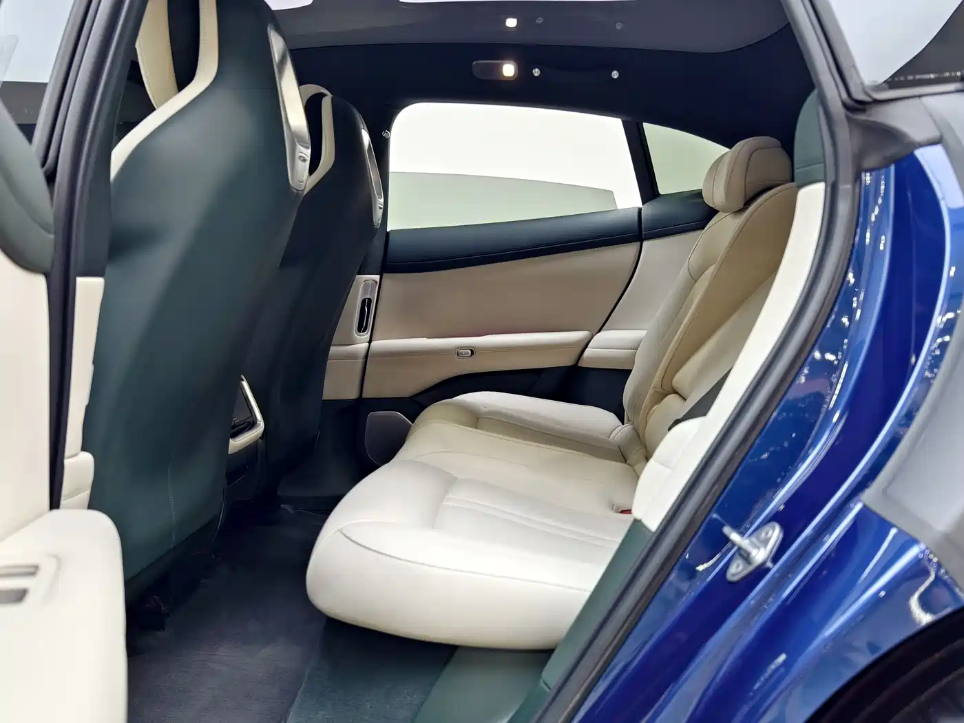 Xiaomi Auto Xiaomi YU7 2025 Extended Range RWD Edition фото 14