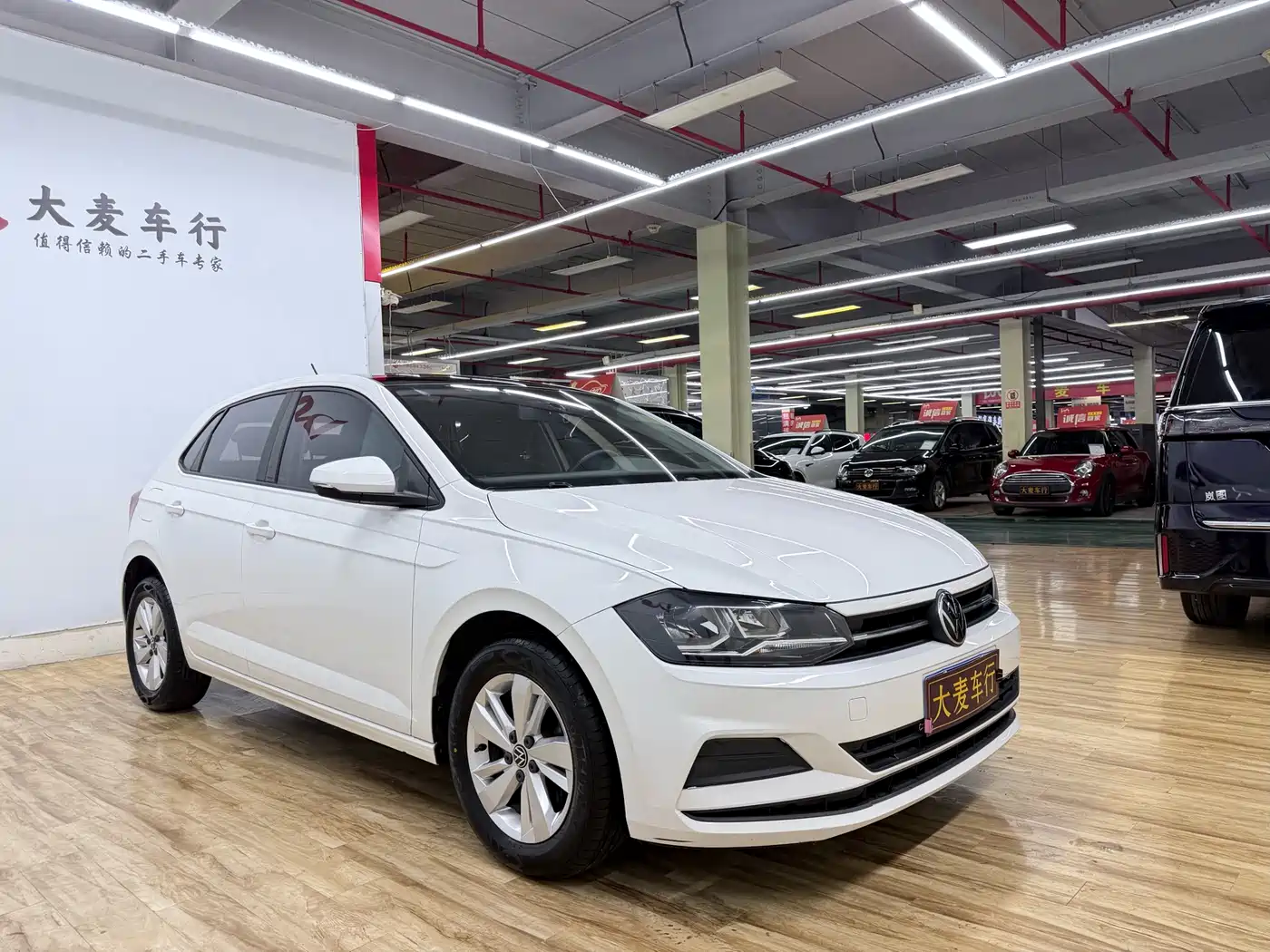 VOLKSWAGEN POLO