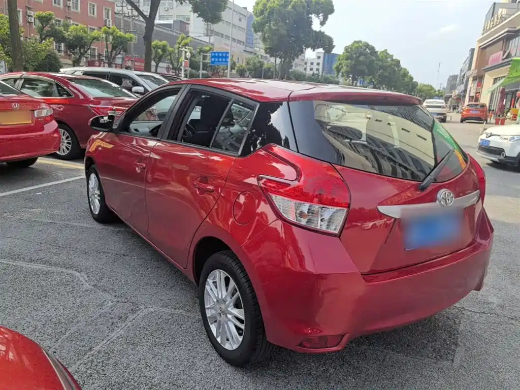 Toyota YARiS L Zhi Xuan 2015 1.5E Auto Charming Edition фото 5