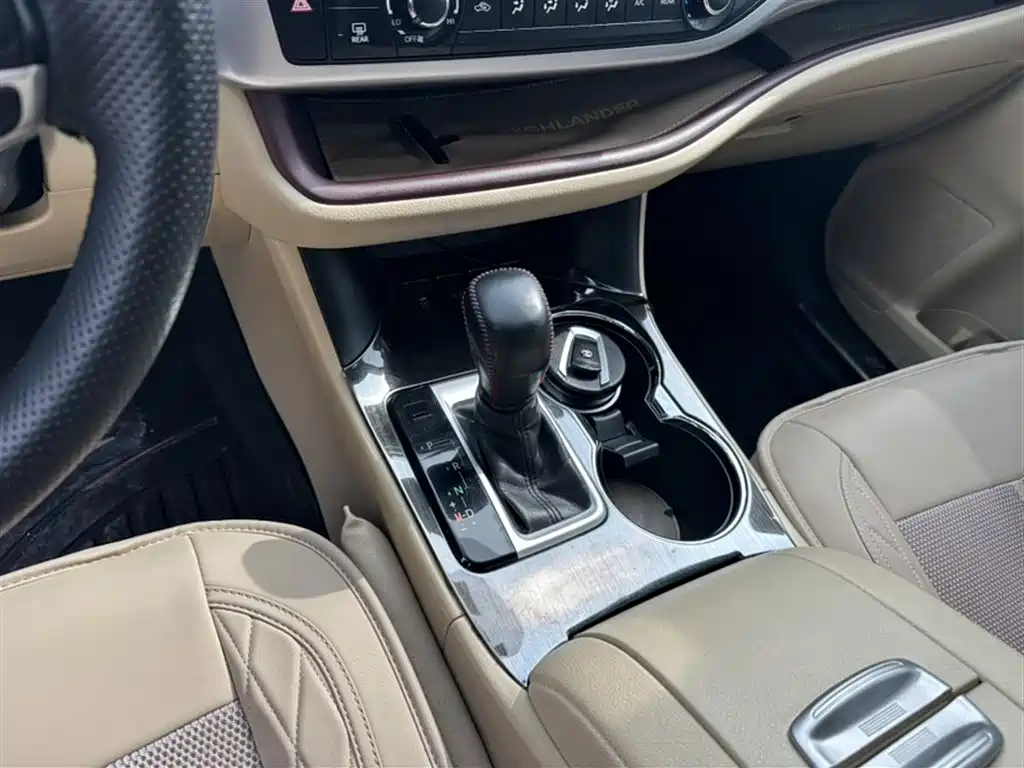 Toyota Highlander 2015 2.0T AWD Elite Edition 7-seater фото 10