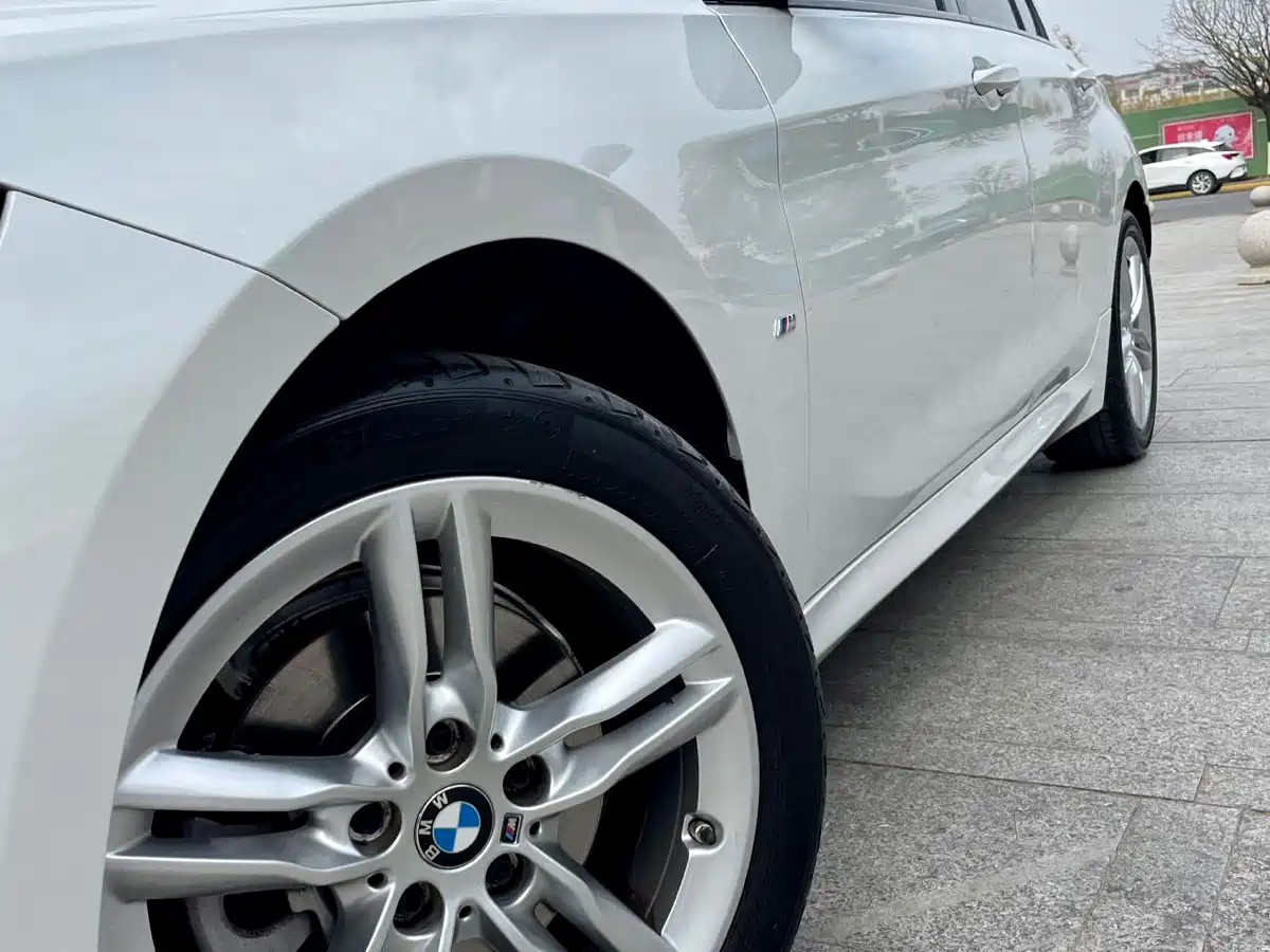 BMW 1 Series 2021 120i M Sport Shadow Edition фото 13