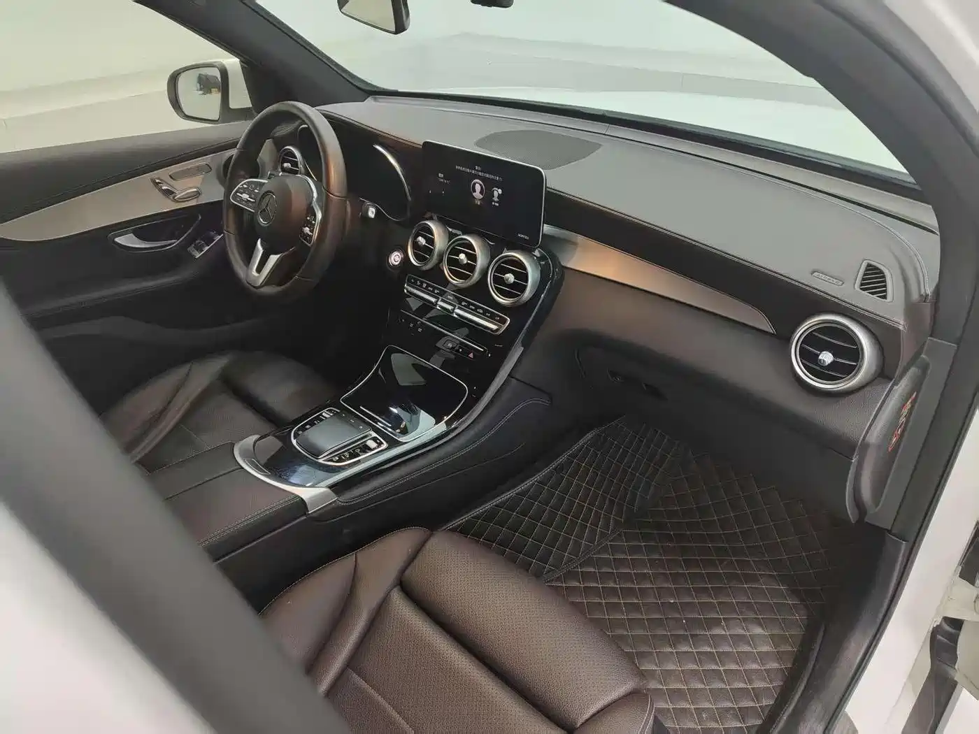 Mercedes-Benz GLC 2020 Facelift GLC 260 L 4MATIC Dynamic фото 19