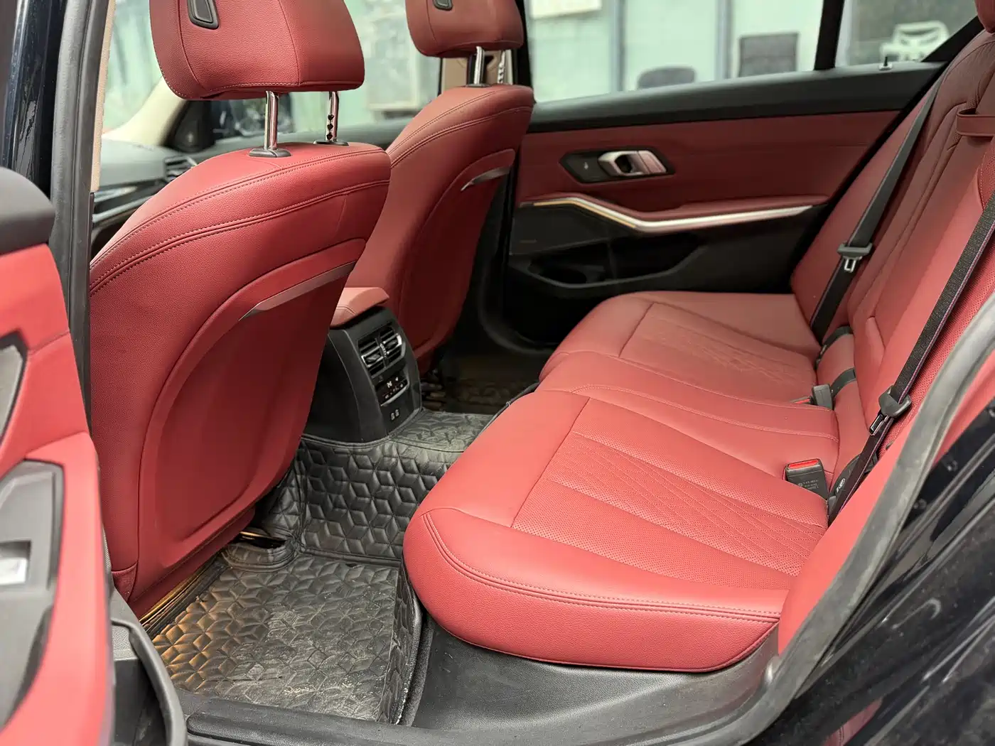 BMW 3 Series 2023 325Li M Sport Black Night Package фото 5
