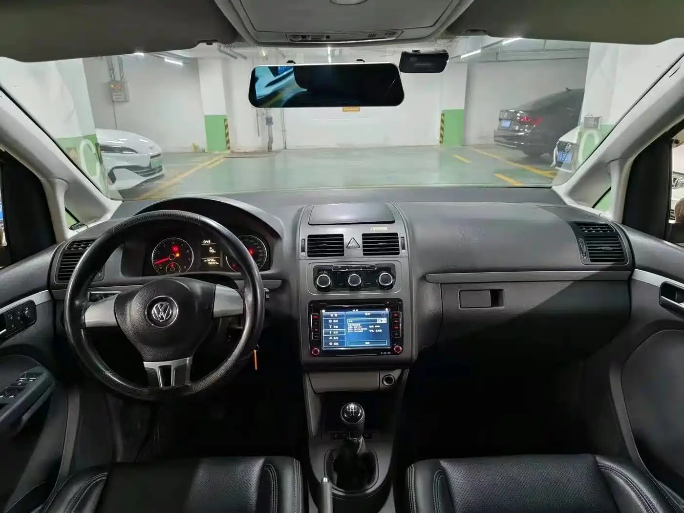 Volkswagen Touran 2013 1.4T Manual Trend 5-seater фото 4
