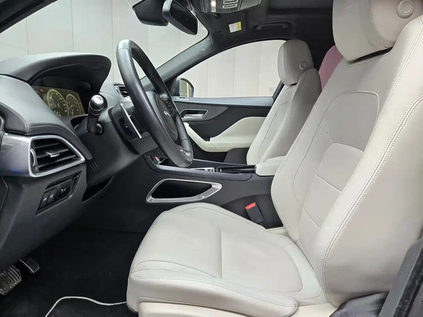 Jaguar F-PACE 2016 3.0 SC AWD S High Performance Edition фото 4