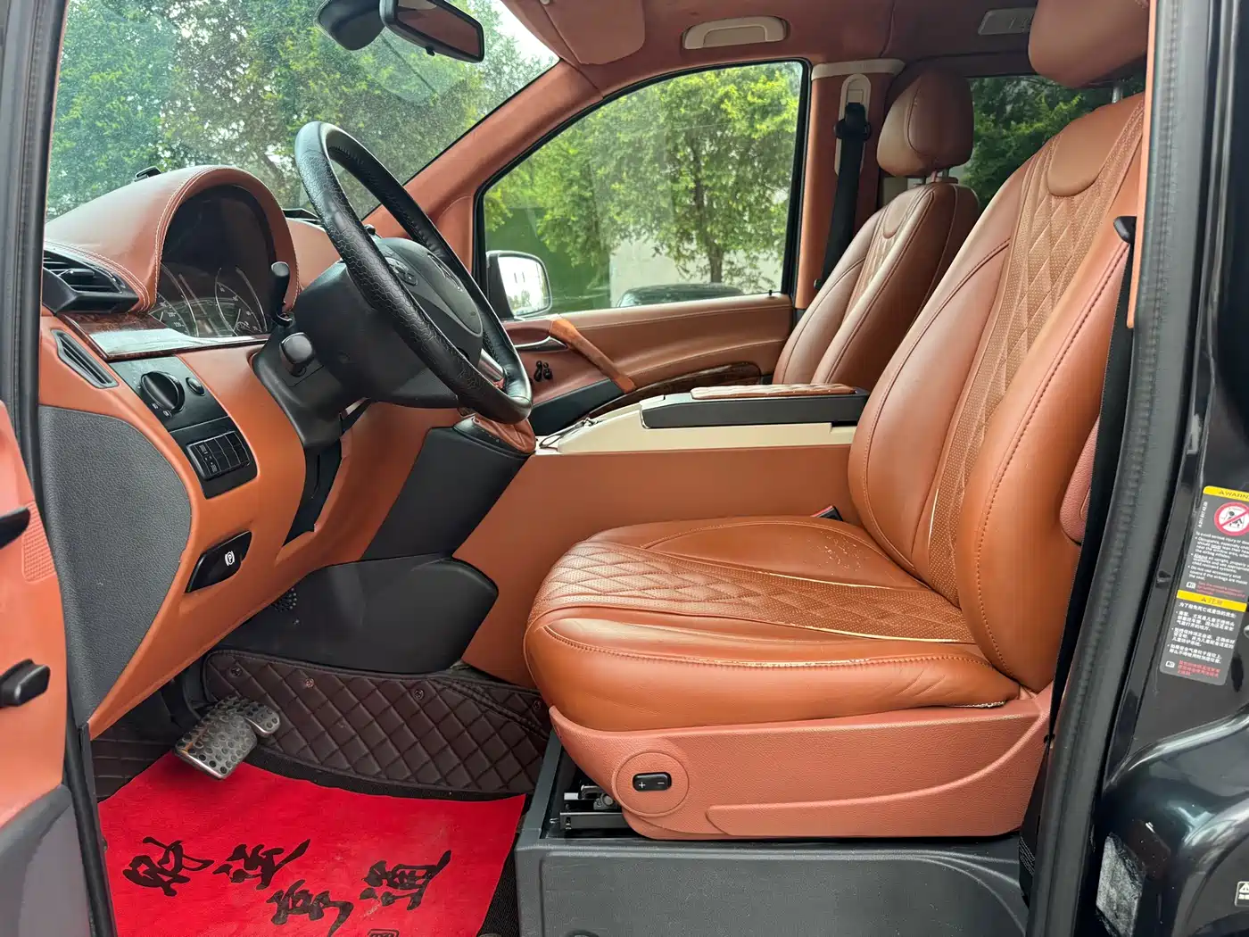 Mercedes-Benz Viano (Import) 2011 3.5L 125th Anniversary Edition 7-Seater фото 6