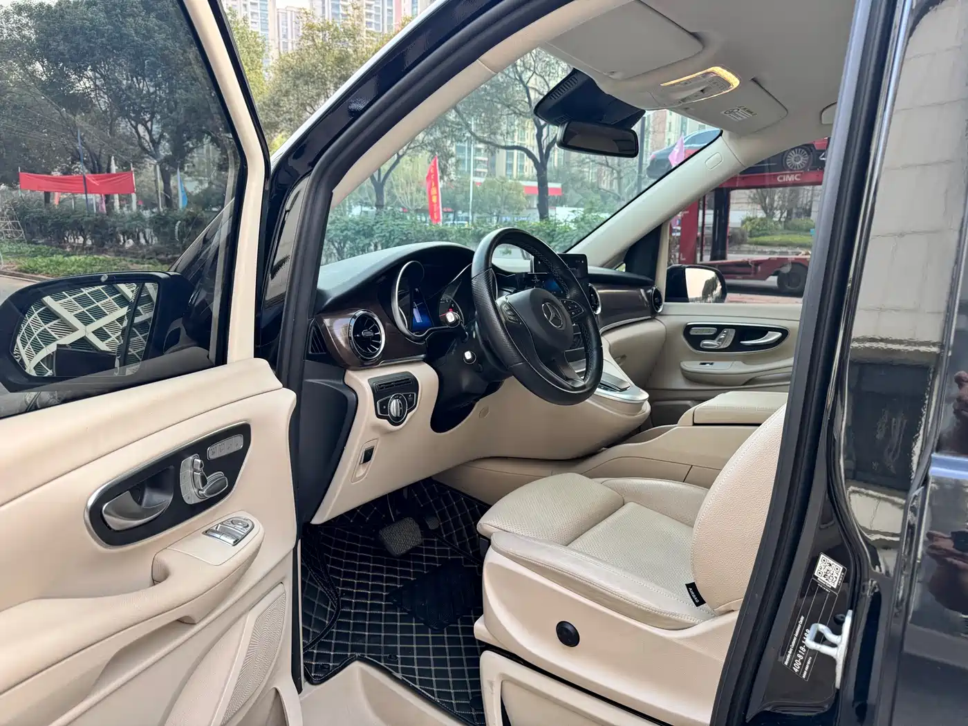 Mercedes-Benz V-Class 2022 V 260 Pilot Edition фото 4