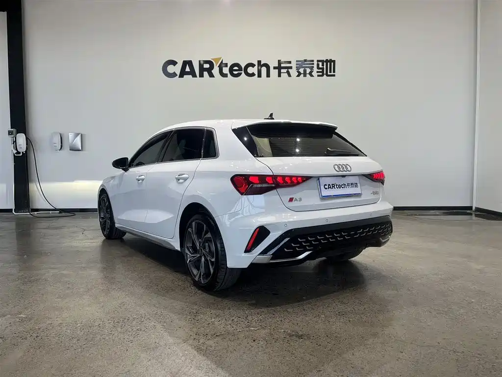 Audi A3 2025 Sportback 35TFSI Flying Premium фото 7