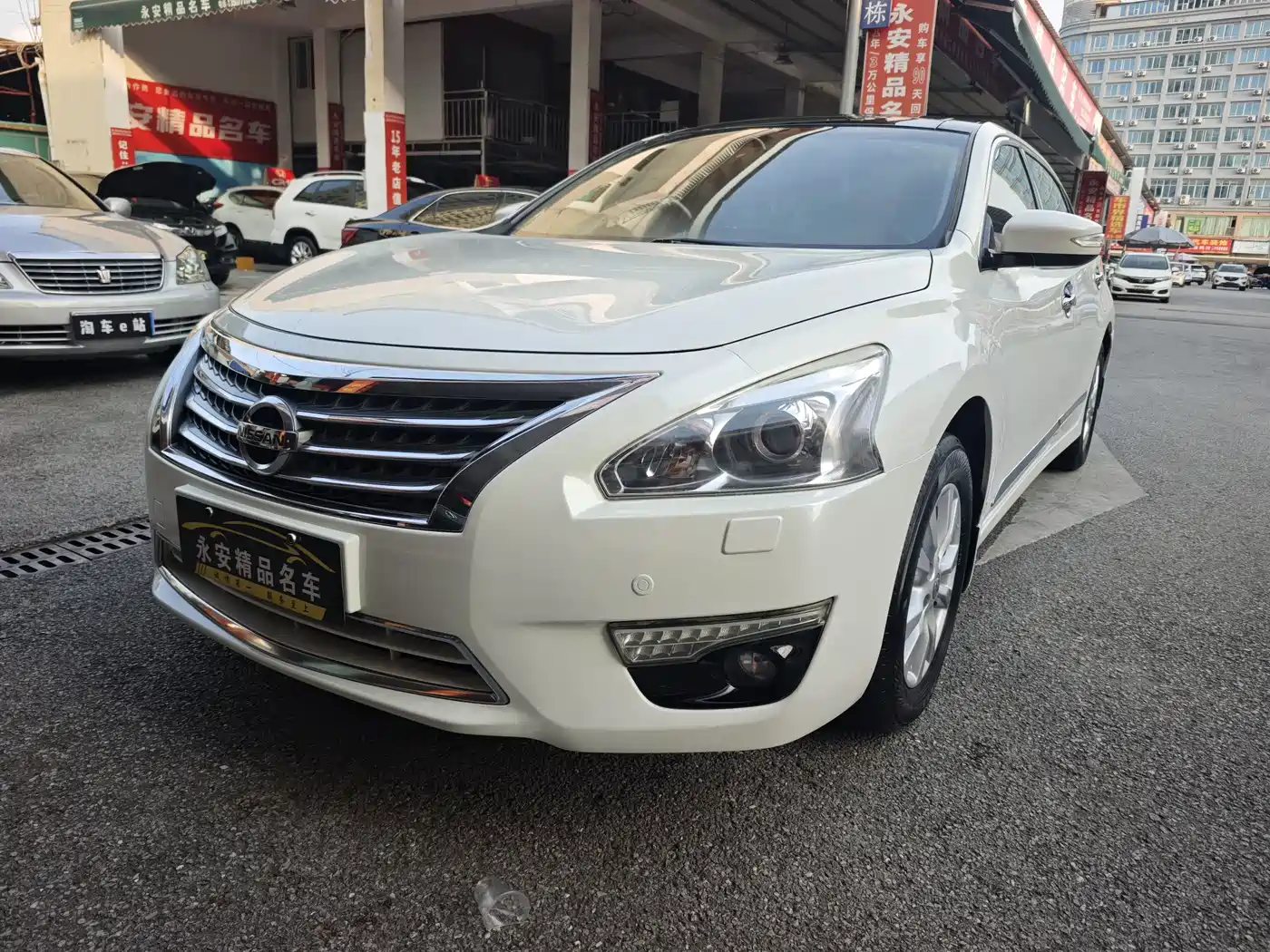 Photo 1 - Nissan Teana