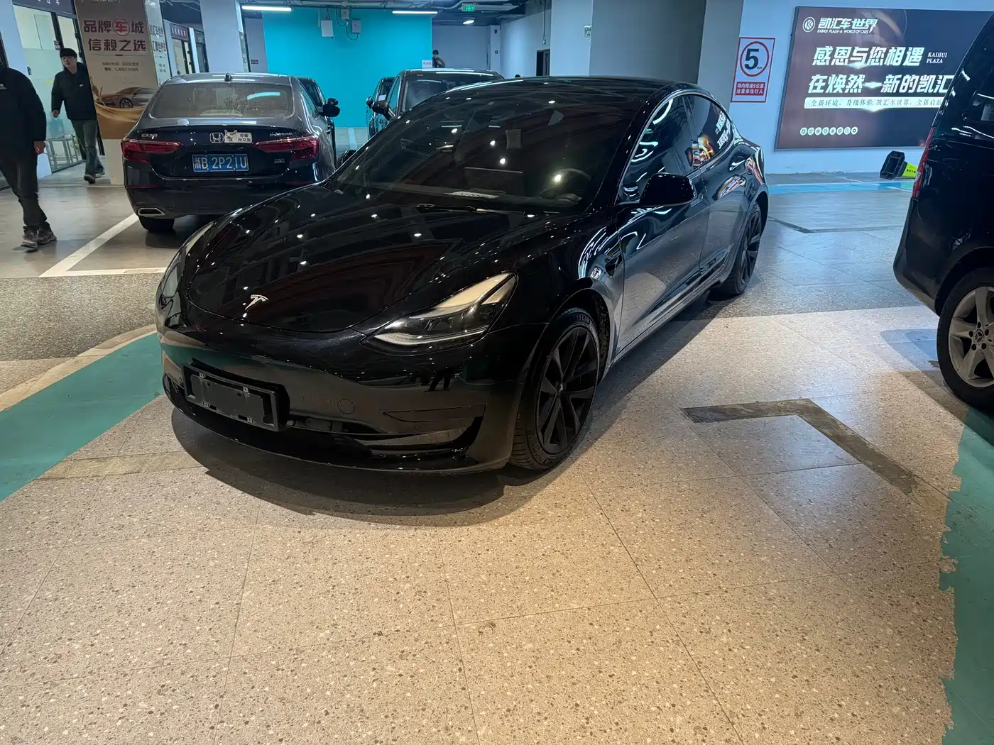 TESLA MODEL 3