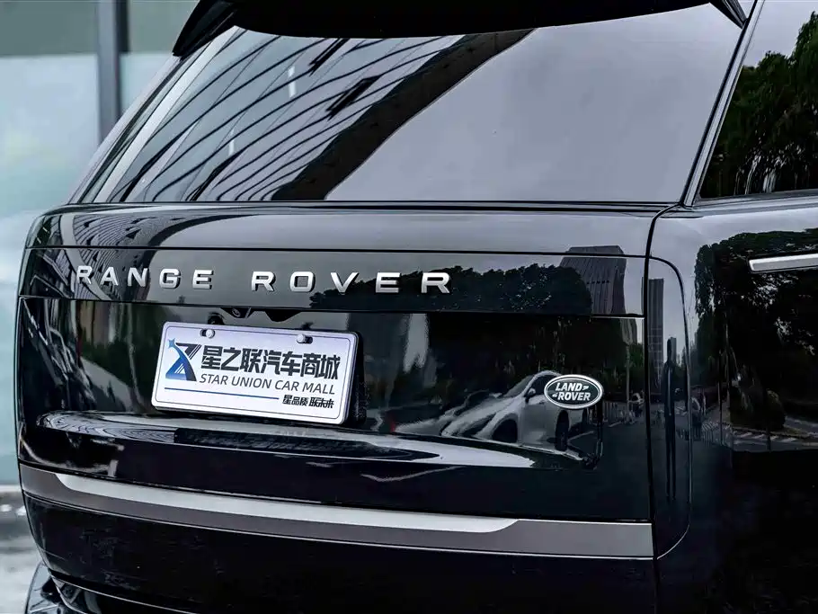 Land Rover Range Rover 2024 3.0 L6 400PS Golden Age Extended 7-Seater фото 9