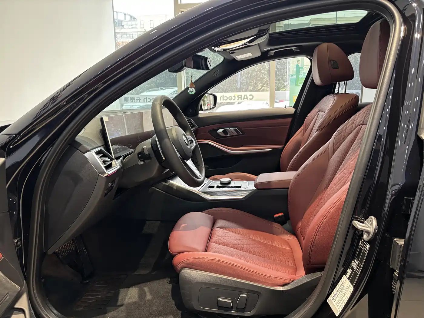 BMW 3 Series 2023 325i M Sport Black Night Package фото 14