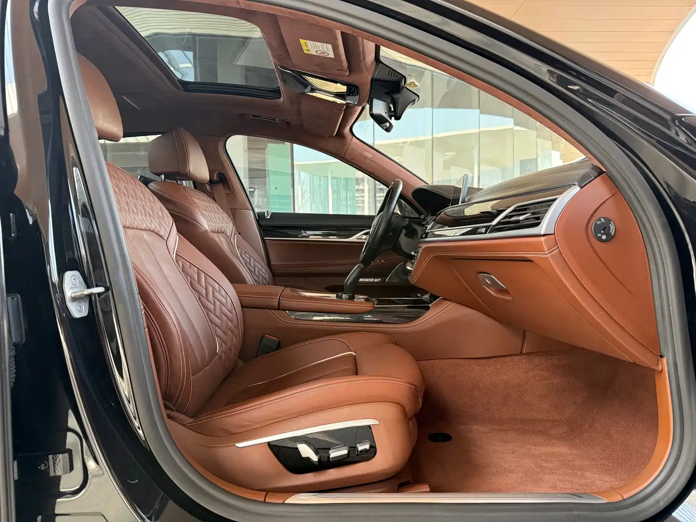BMW 7 Series 2017 M760Li xDrive Excellence Luxury фото 10