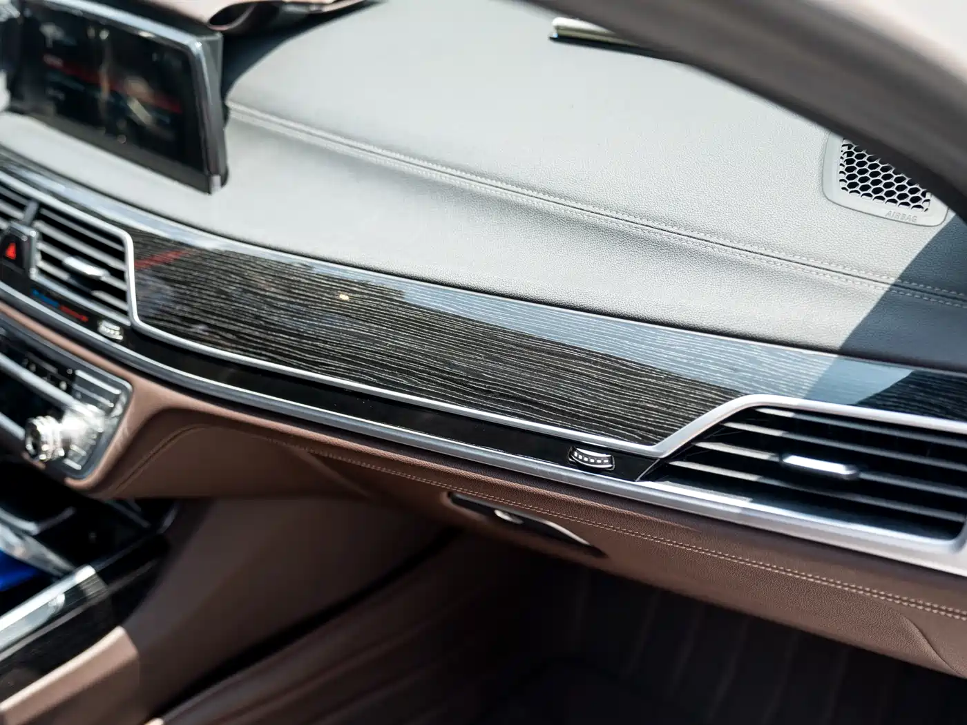 BMW 7 Series 2018 730Li Leading Type M Sport Package фото 16