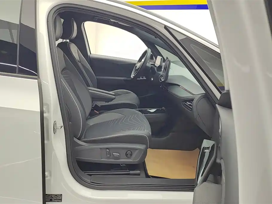 Volkswagen ID.3 2025 Smart Outstanding Edition фото 8