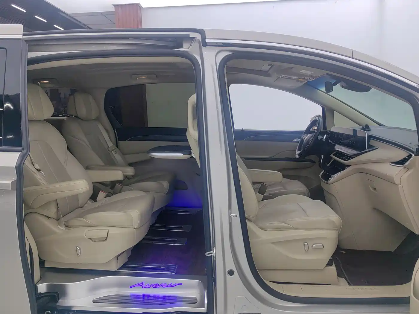 Buick GL8 2023 ES Landmaster Exclusive фото 14