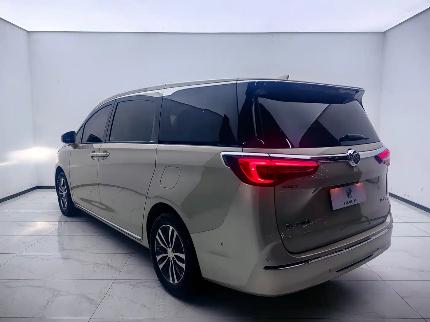 Buick GL8 2023 ES Landmaster Exclusive фото 17