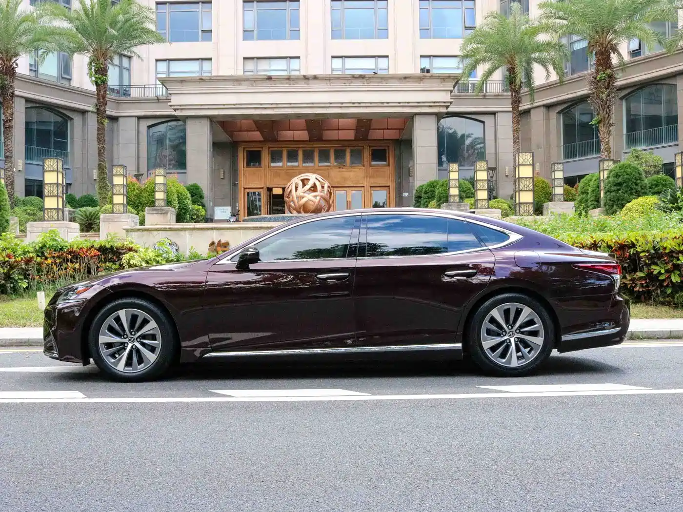 Lexus LS 2020 500h Excellence (China VI) фото 10