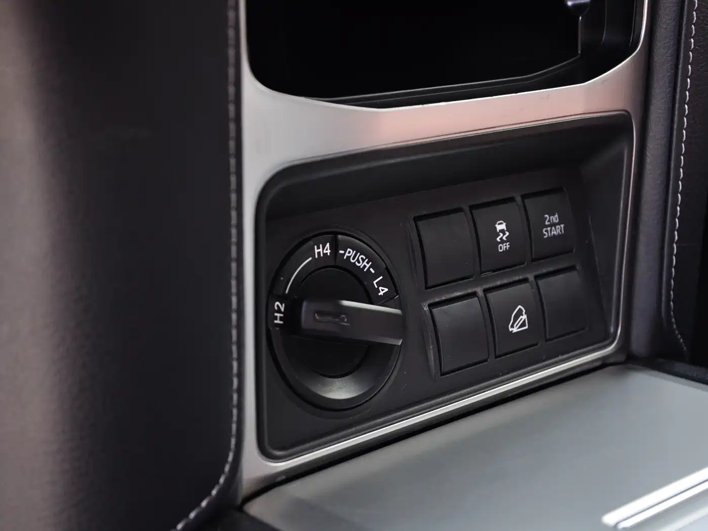 Toyota Prado 2019 3.5L Automatic TX-L Zunxiang Edition with Rear-mounted Spare Tire фото 19