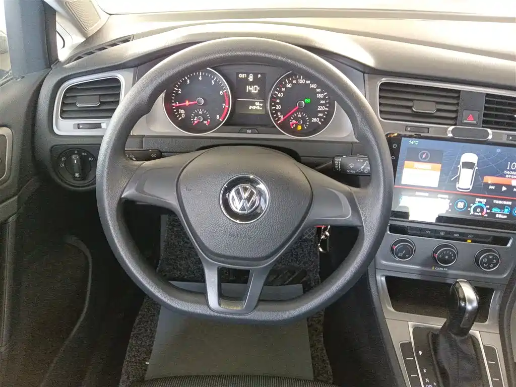 Volkswagen Golf 2016 1.6L Automatic Fashion фото 7