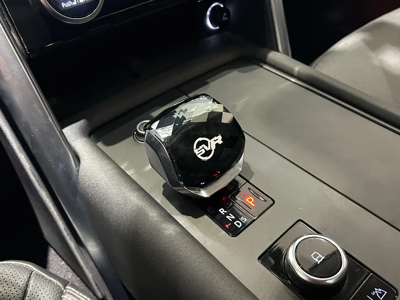 Land Rover Discovery 2024 Model 360PS S фото 14