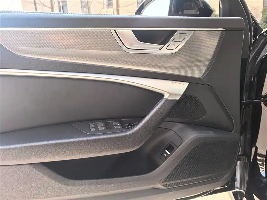 Audi A6L 2023 40 TFSI Luxury Dynamic фото 6