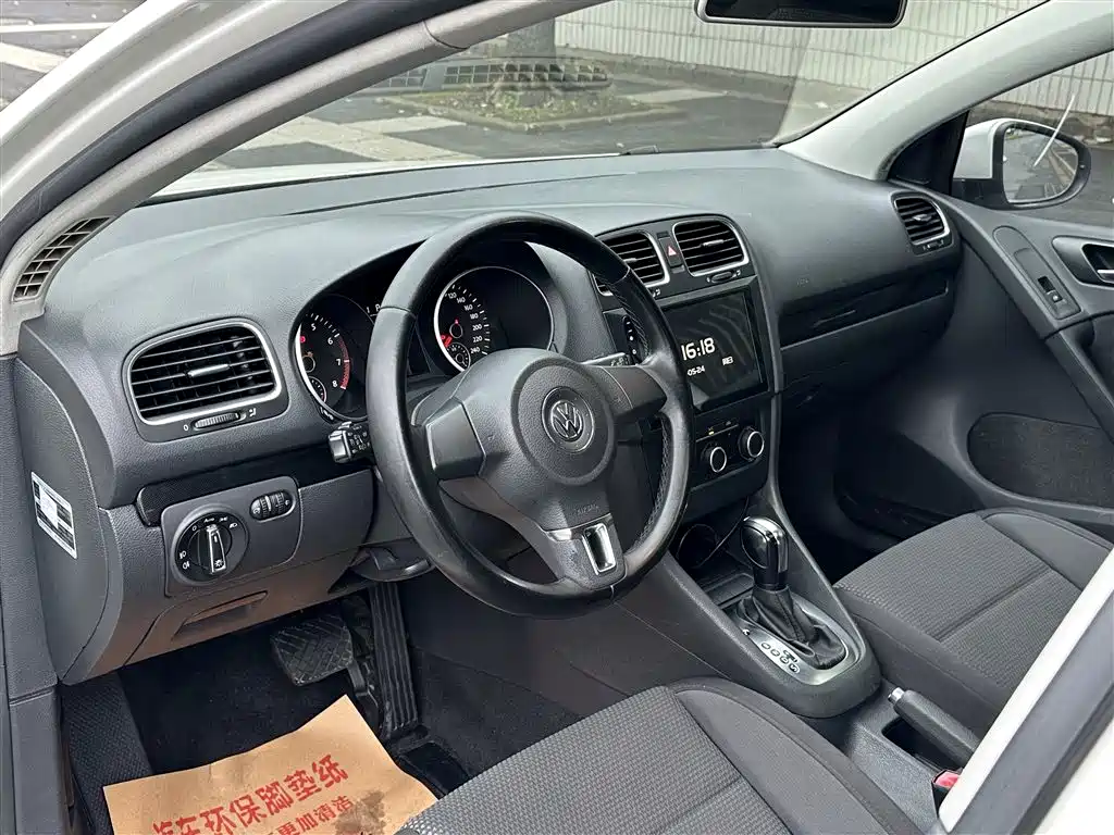 Volkswagen Golf 2012 1.6 Automatic Comfort Type фото 14
