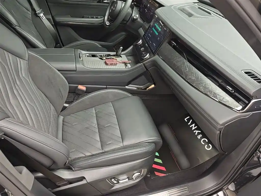 Lynk & Co 09 EM-P 2021 2.0T PHEV Halo 7-Seater фото 25