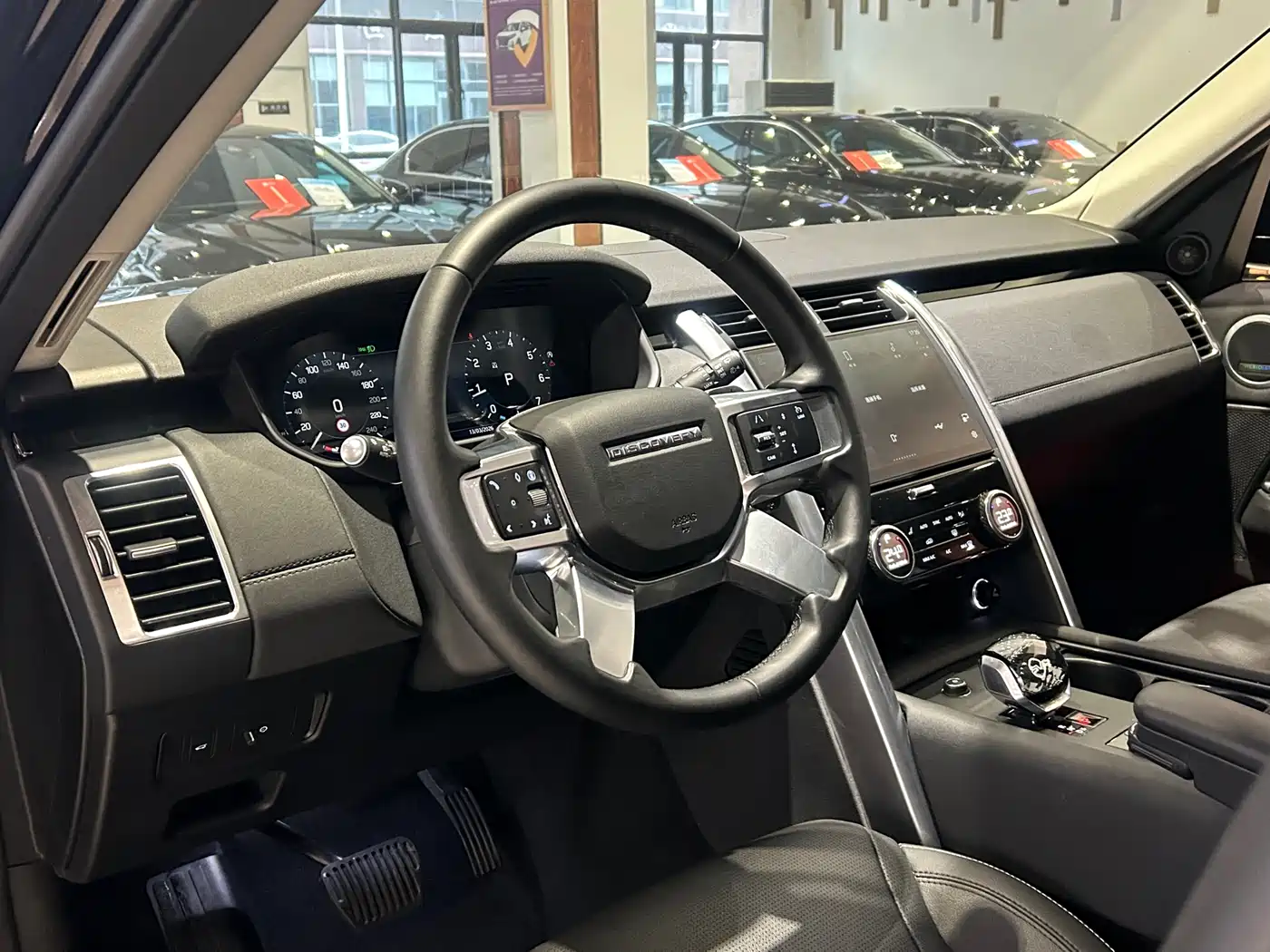 Land Rover Discovery 2024 Model 360PS S фото 4