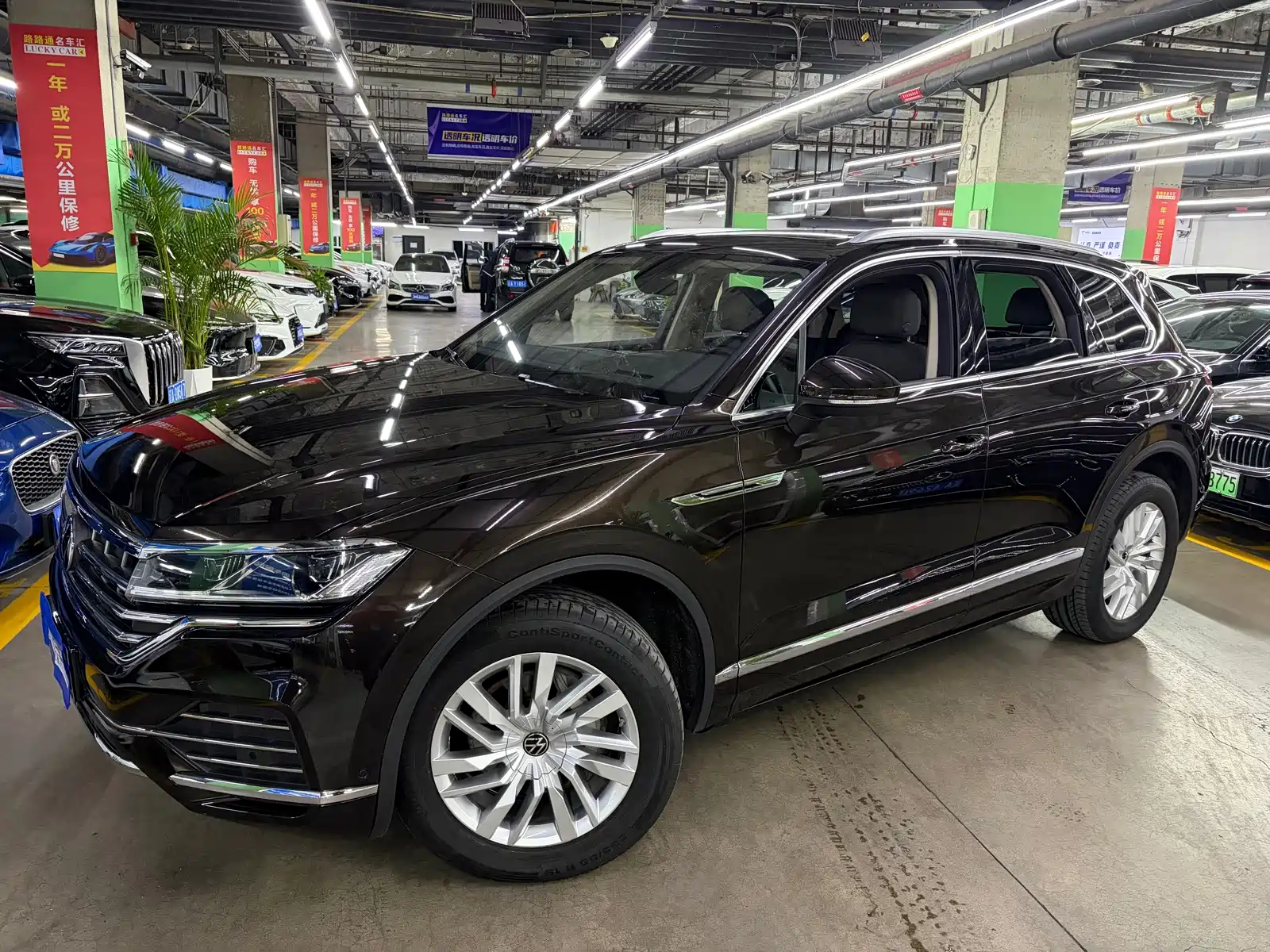 Фото 2 - Volkswagen Touareg