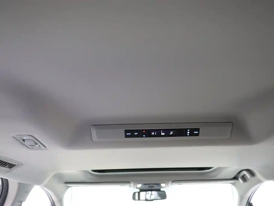 Toyota Sienna 2021 2.5L Hybrid Luxury Edition фото 22