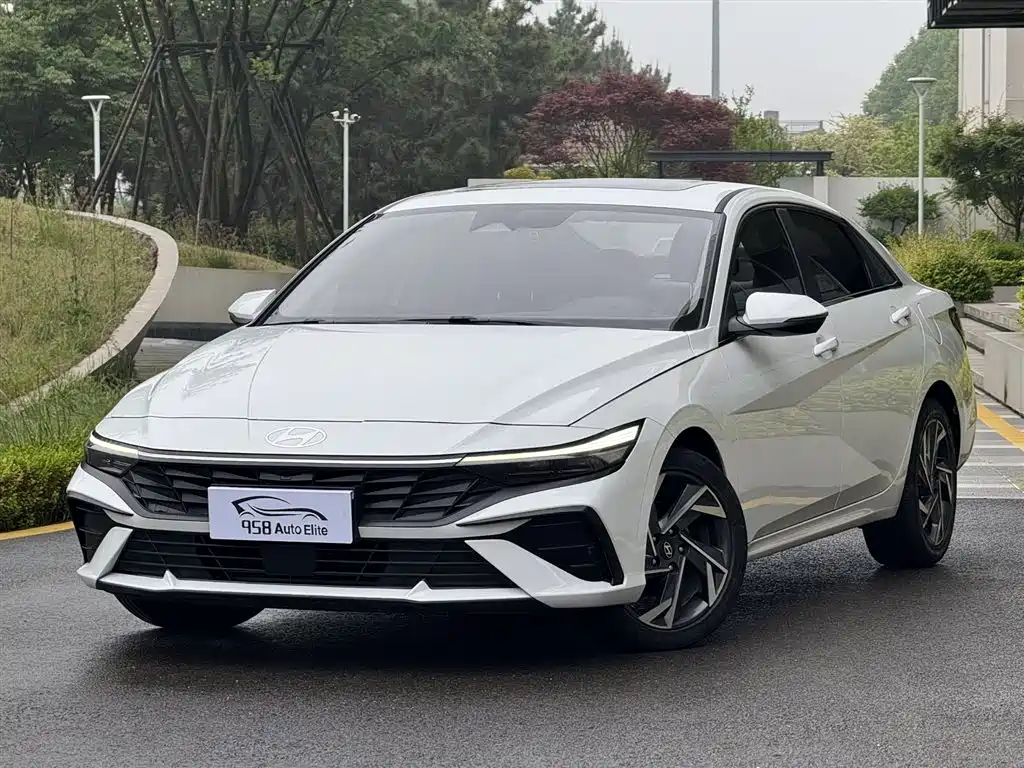 Hyundai Elantra 2023 Model 1.5L CVT LUX Premium Edition