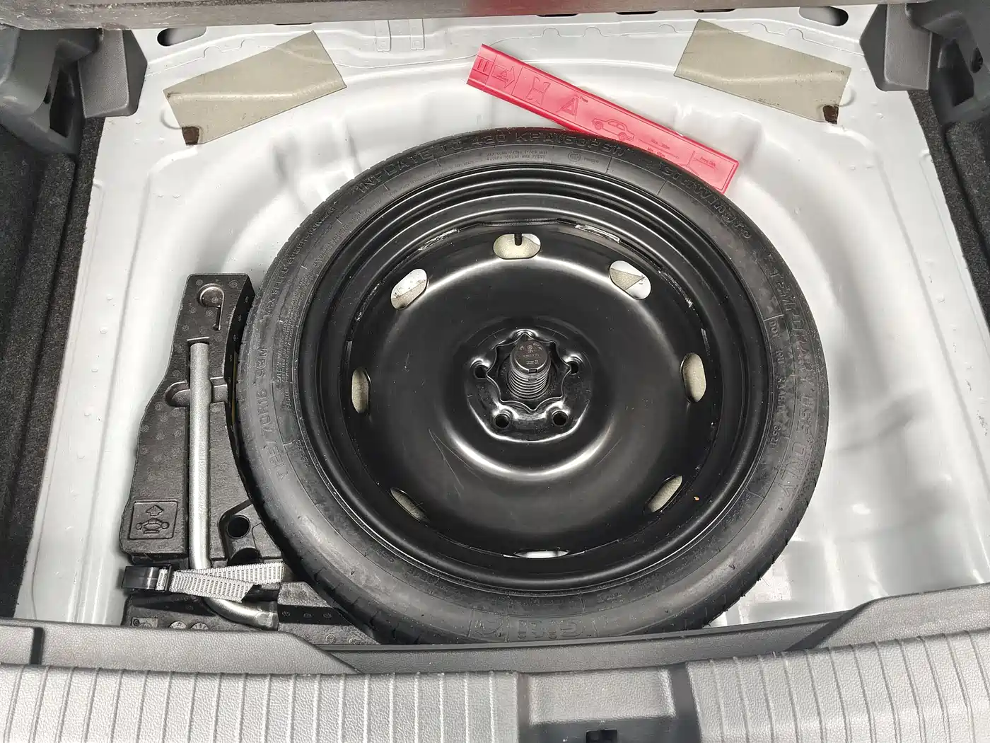 Volkswagen T-ROC 2021 280TSI DSG 2WD Comfort Smart Connect Edition фото 15