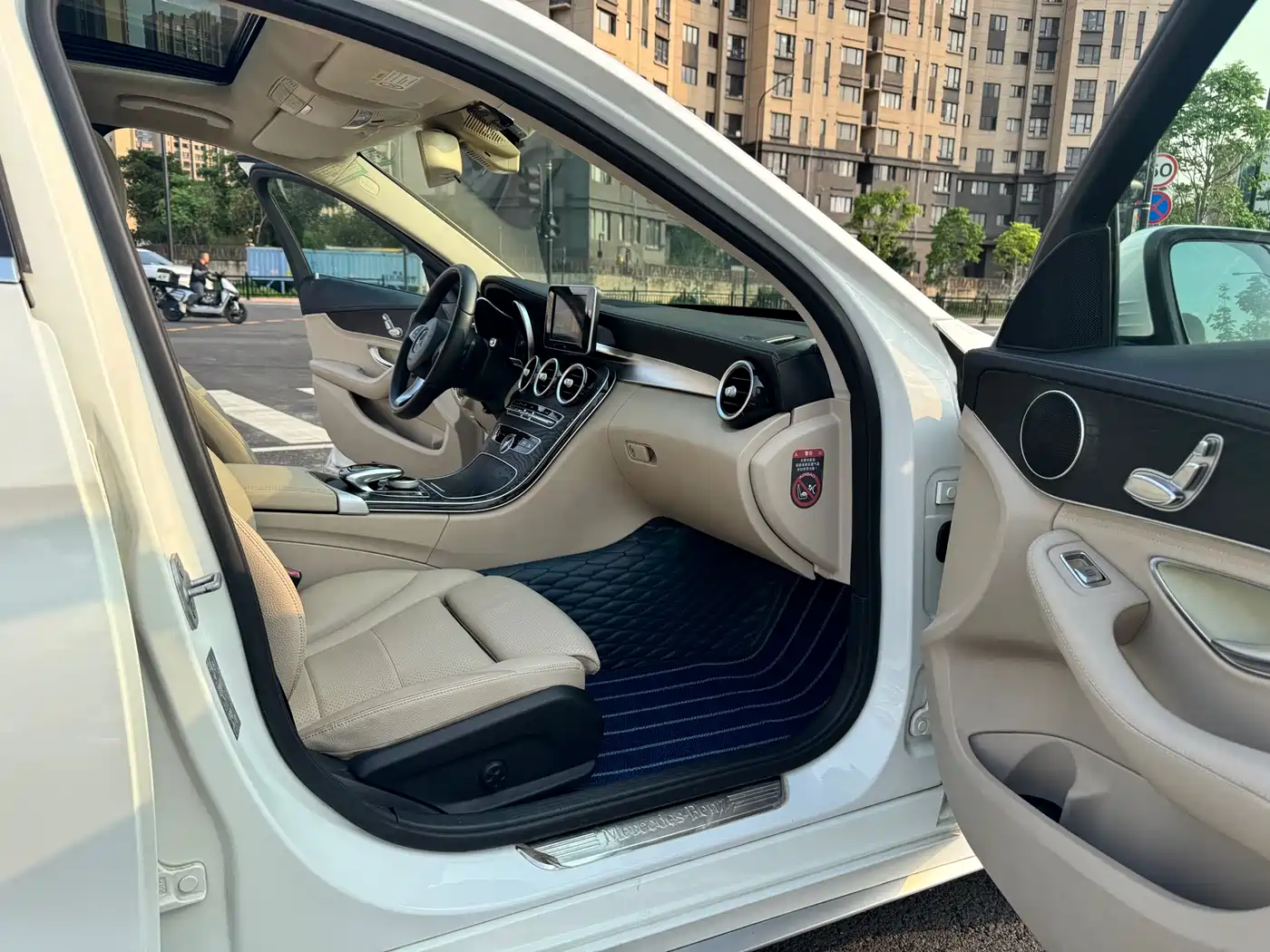Mercedes-Benz C-Class 2015 Facelift C 180 L Sport фото 6