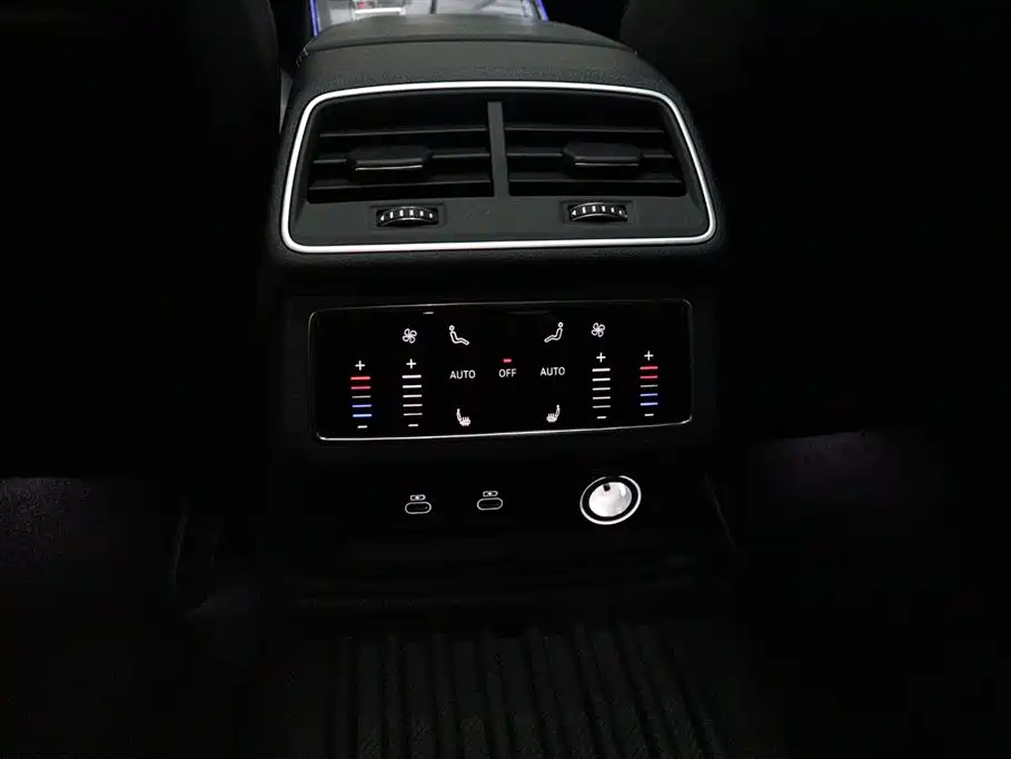 Audi A7L 2024 45 TFSI quattro Premium Luxury фото 10