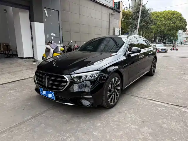 MERCEDES-BENZ E CLASS