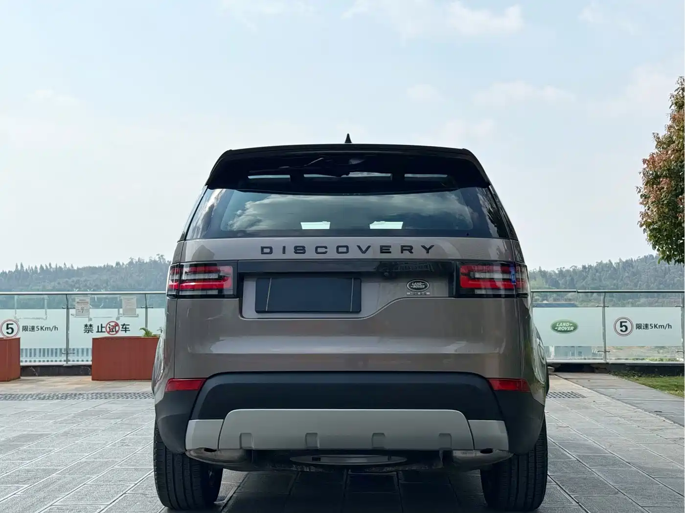 Land Rover Discovery 2017 3.0 SC V6 HSE фото 5