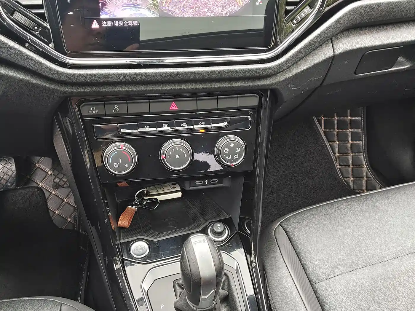 Volkswagen T-ROC 2021 280TSI DSG 2WD Comfort Smart Connect Edition фото 11