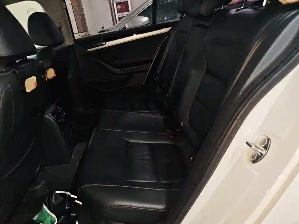 Volkswagen Sagitar 2015 230TSI Automatic Comfort фото 15