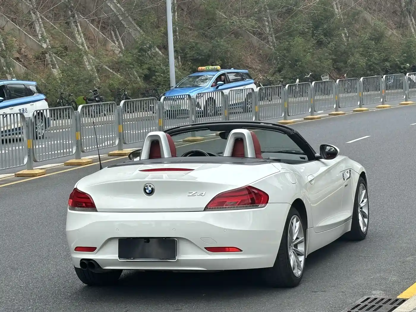 BMW Z4 2013 sDrive20i Leading фото 16