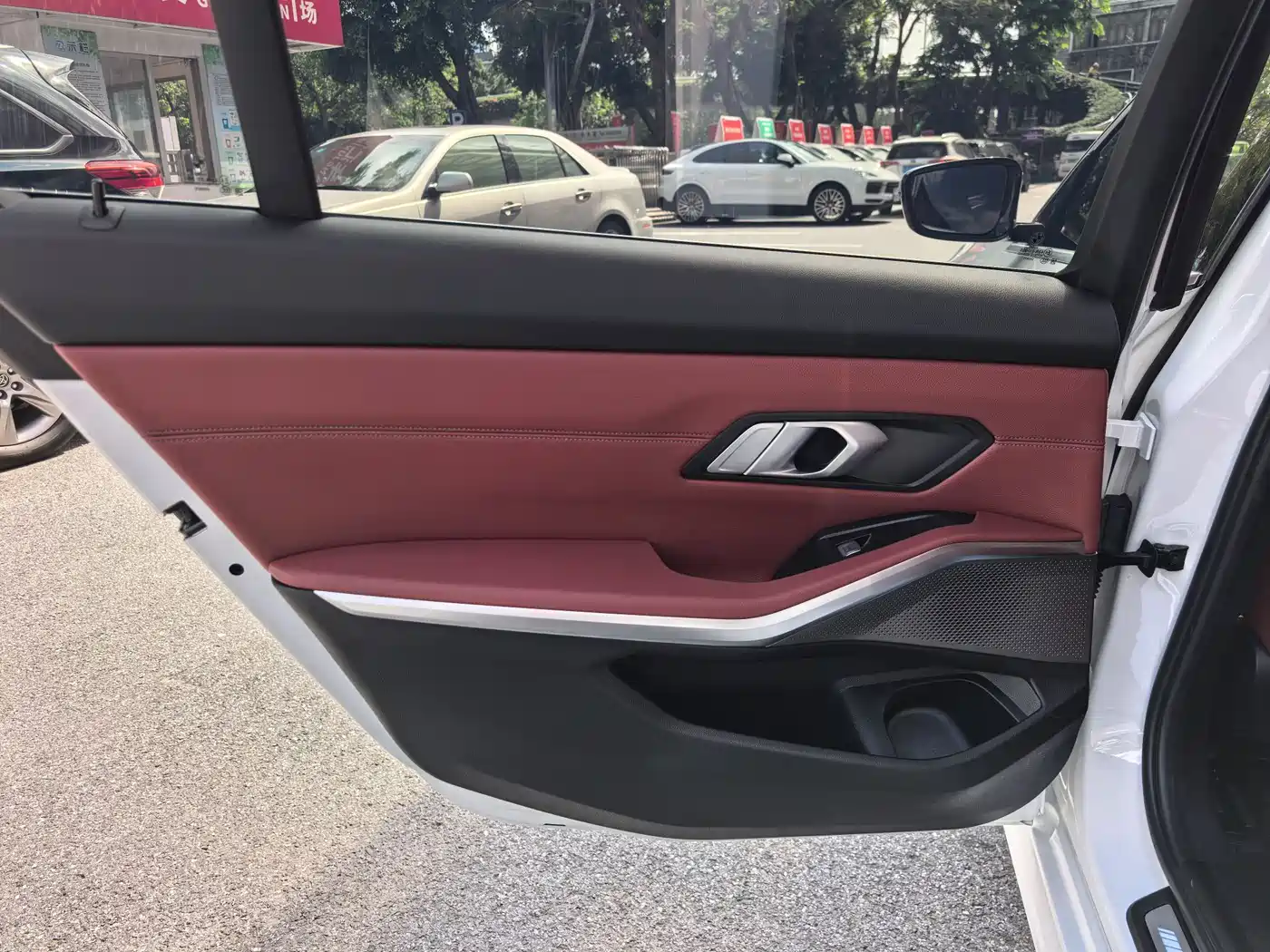 BMW 3 Series 2023 320Li M Sport Package фото 12