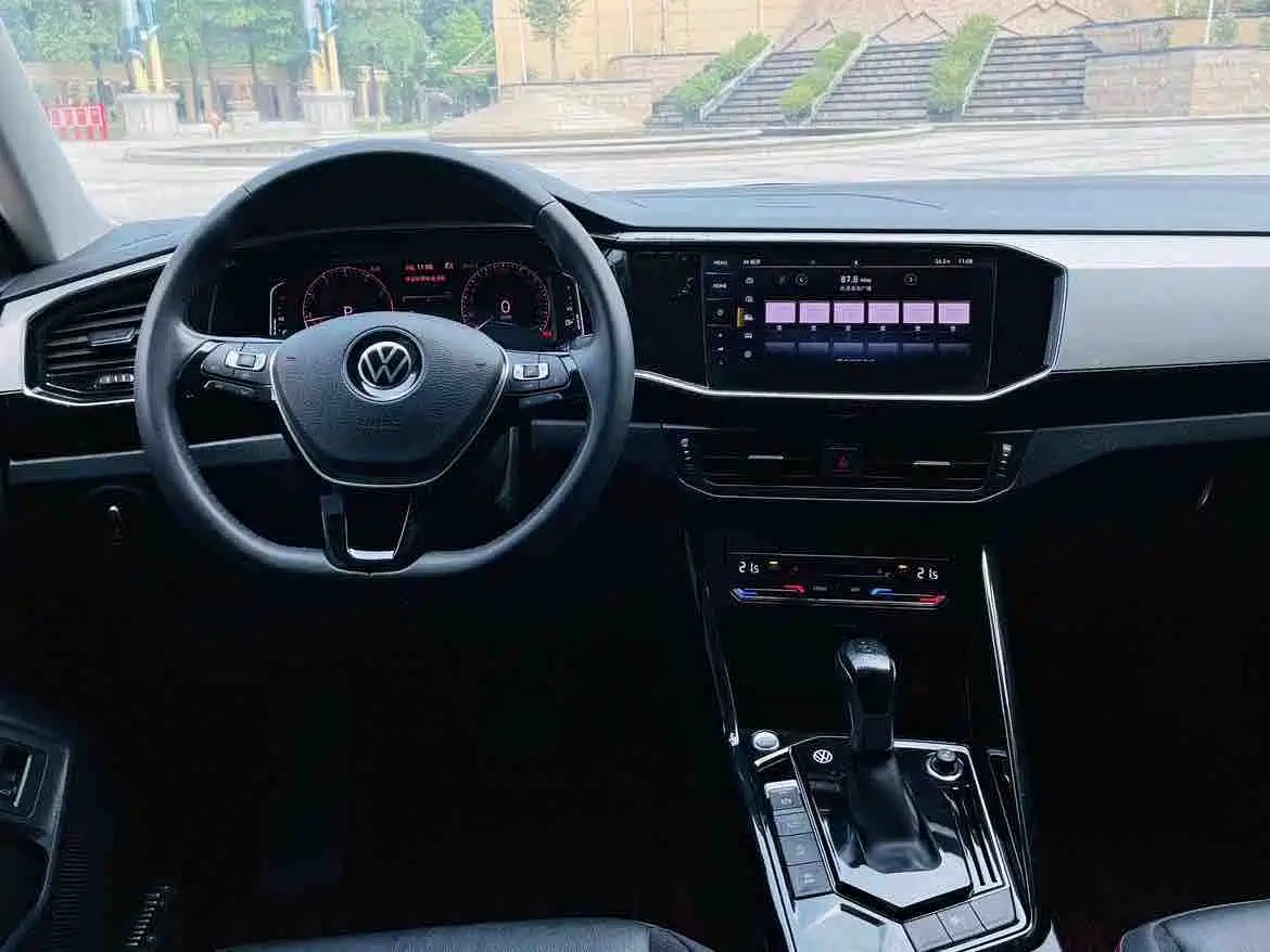 Volkswagen Tayron 2022 330TSI 2WD Luxury Smart Connect Edition фото 10