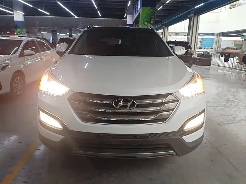 Hyundai Santa Fe 2015 2.0T Automatic 2WD Smart 5-Seater фото 3