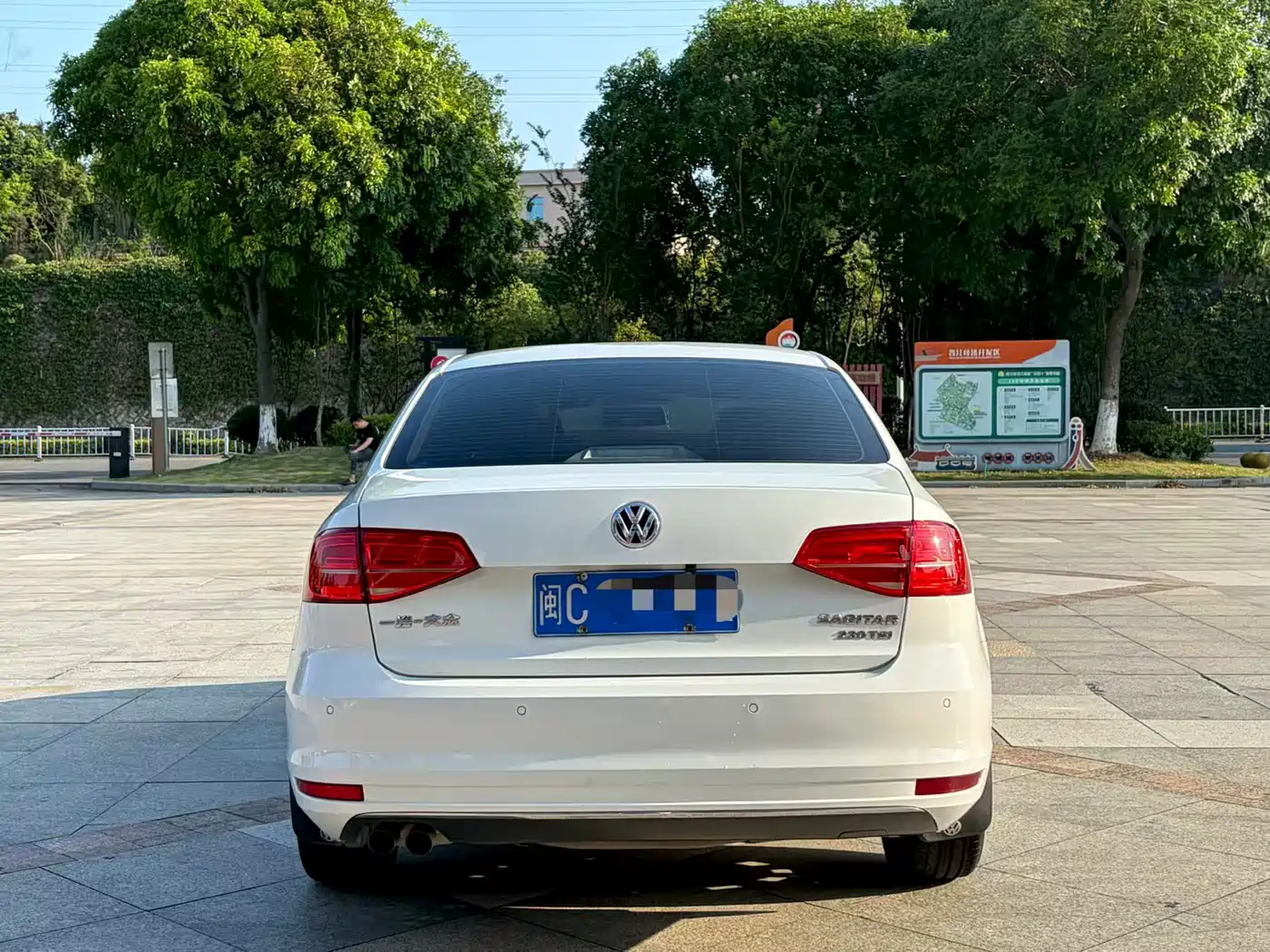Volkswagen Sagitar 2017 230TSI Automatic Comfort фото 8