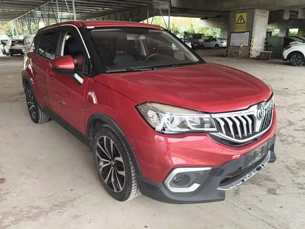 Фото 4 - Zhonghua V3
