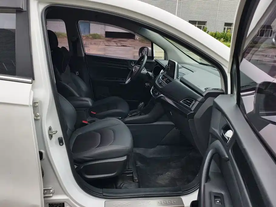 JAC Motors Refine S3 2017 2017 1.6L CVT Luxury Smart