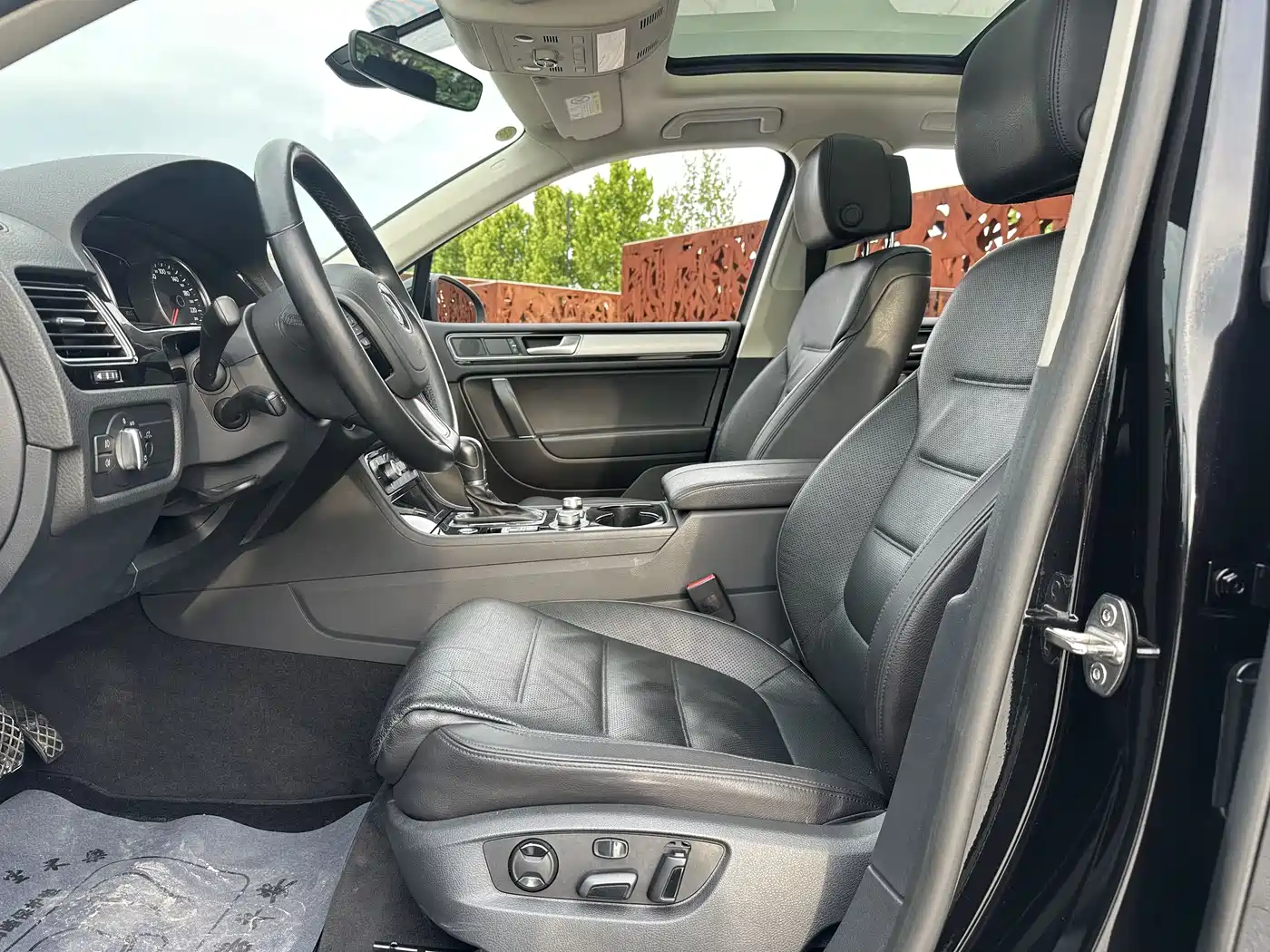 Volkswagen Touareg 2017 3.0TSI Explorer Edition фото 9